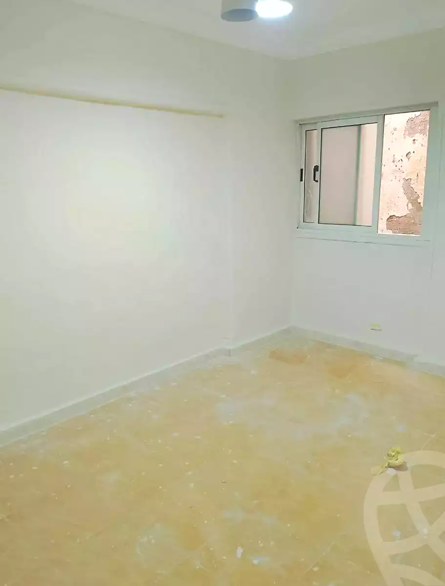 https://aqarmap.com.eg/ar/listing/7056958-for-sale-alexandria-sydy-bshr-sydy-bshr-bhry-el-shaikh-hussein-soliman-18-st