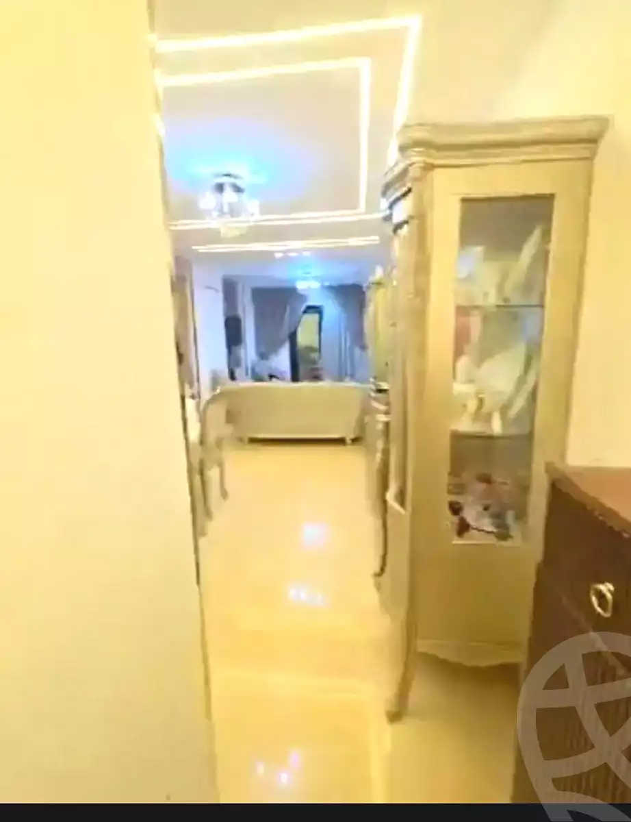 https://aqarmap.com.eg/ar/listing/7057265-for-sale-alexandria-sydy-bshr-sydy-bshr-bhry-shr-khld-bn-lwlyd