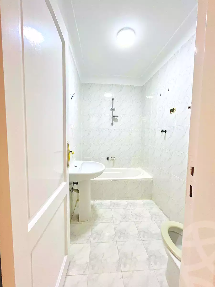 https://aqarmap.com.eg/en/listing/7057789-for-sale-alexandria-al-agamy-shataa-el-nakheel