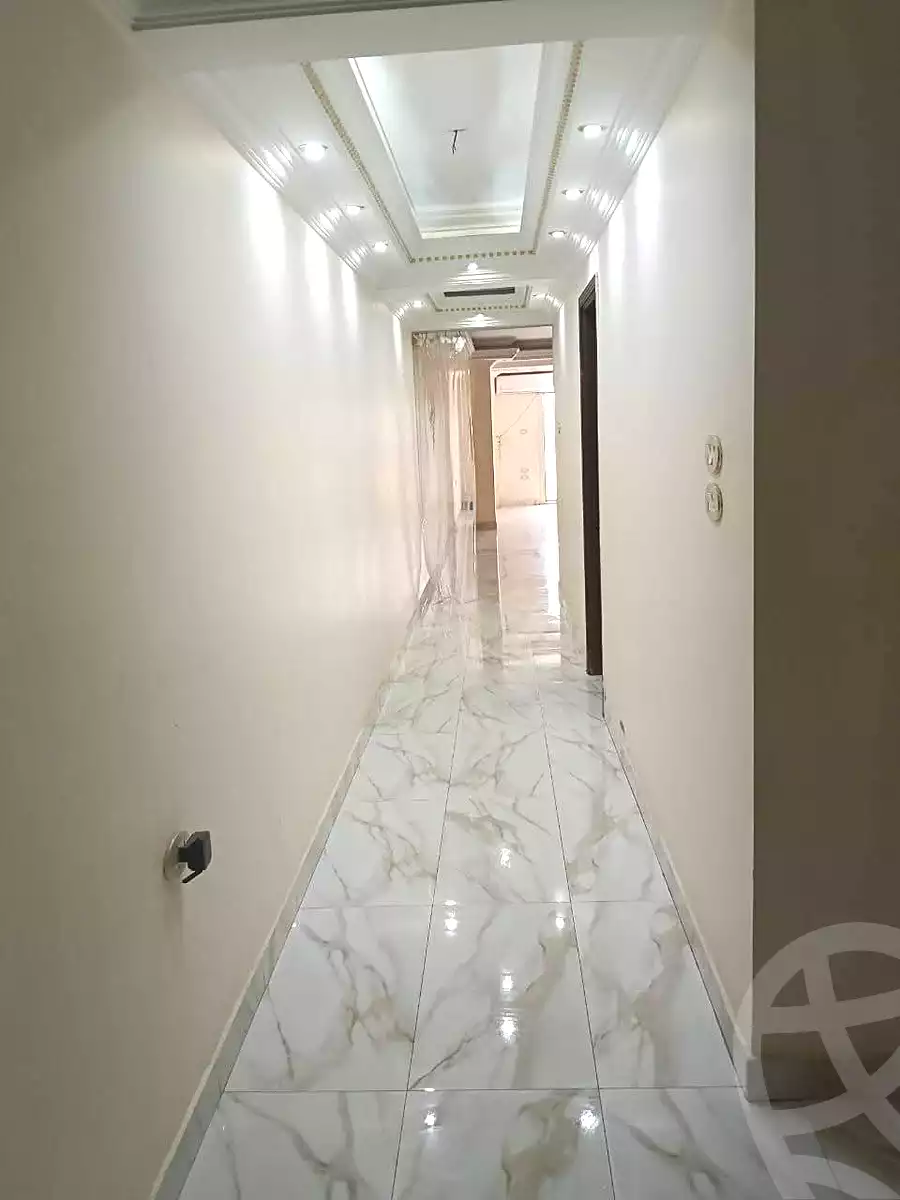https://aqarmap.com.eg/ar/listing/7058014-for-sale-cairo-helwan-ahmed-enci-st