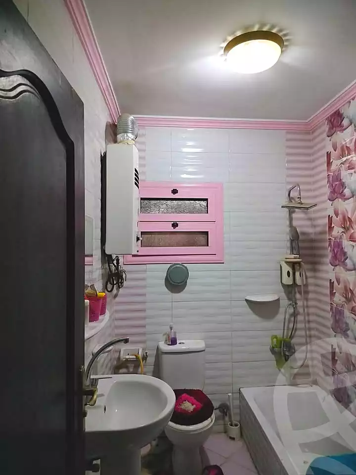 https://aqarmap.com.eg/ar/listing/7058111-for-sale-cairo-hadayek-el-koba-teraat-al-gabal-st