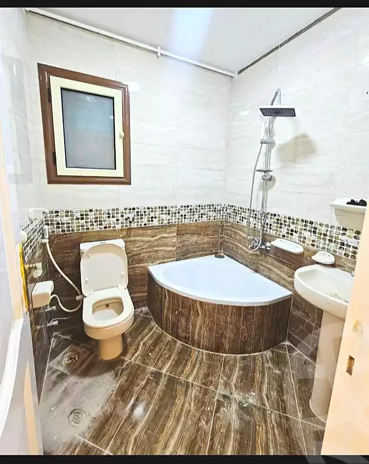 https://aqarmap.com.eg/ar/listing/7058263-for-sale-alexandria-miami-khld-bn-lwlyd