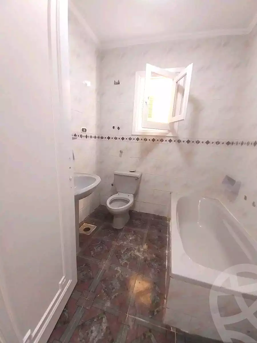 https://aqarmap.com.eg/ar/listing/7058330-for-sale-alexandria-al-agamy-shataa-el-nakheel