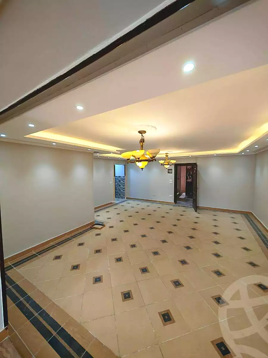 https://aqarmap.com.eg/ar/listing/7059112-for-sale-cairo-helwan-ahmed-enci-st