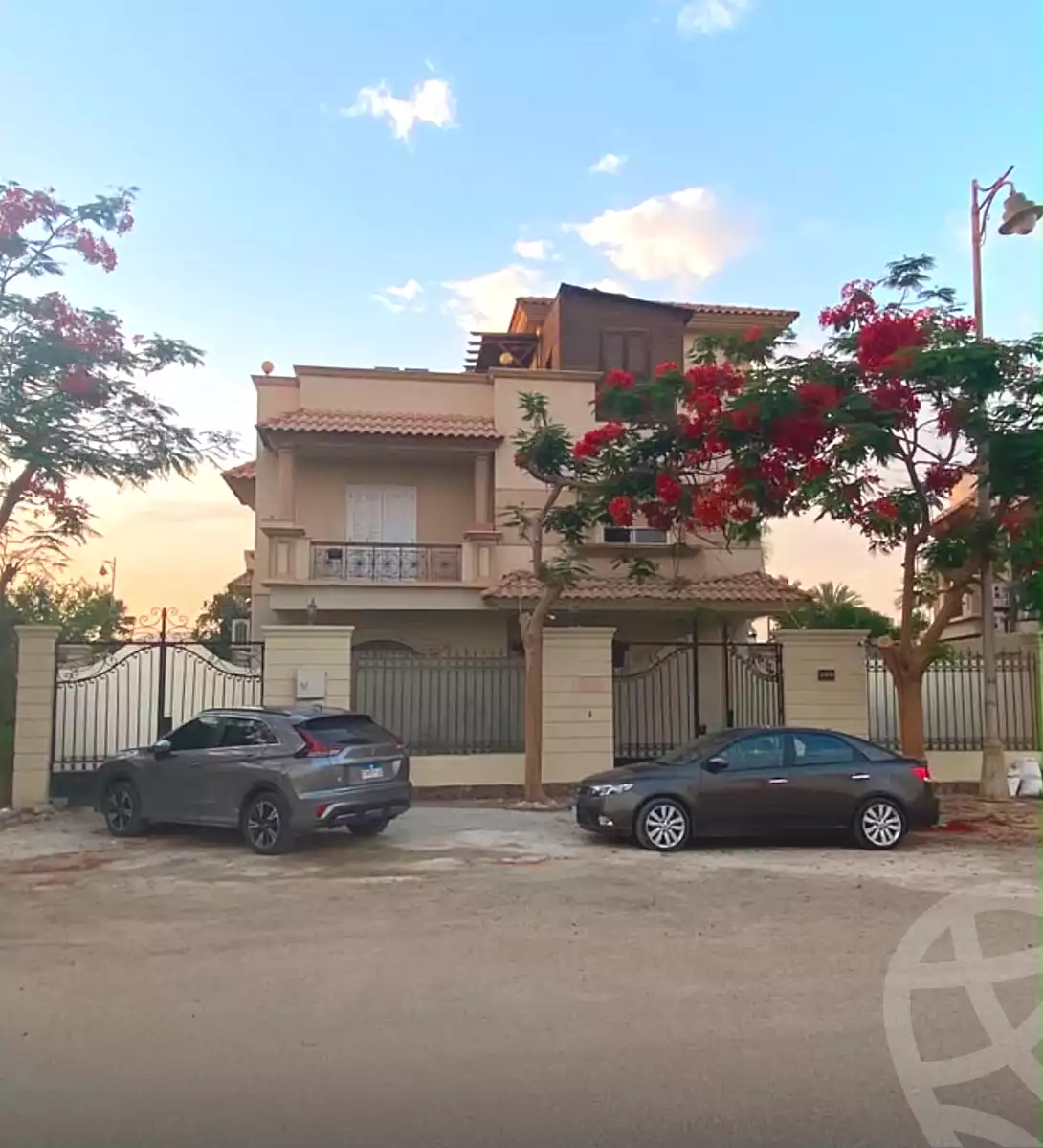 https://aqarmap.com.eg/ar/listing/7059244-for-sale-cairo-el-sheikh-zayed-city-compounds-royal-city
