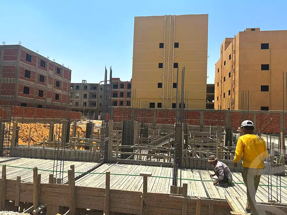 https://aqarmap.com.eg/en/listing/7059894-for-sale-cairo-new-cairo-bait-el-watan-south-suez-road-el-hay-el-takmely