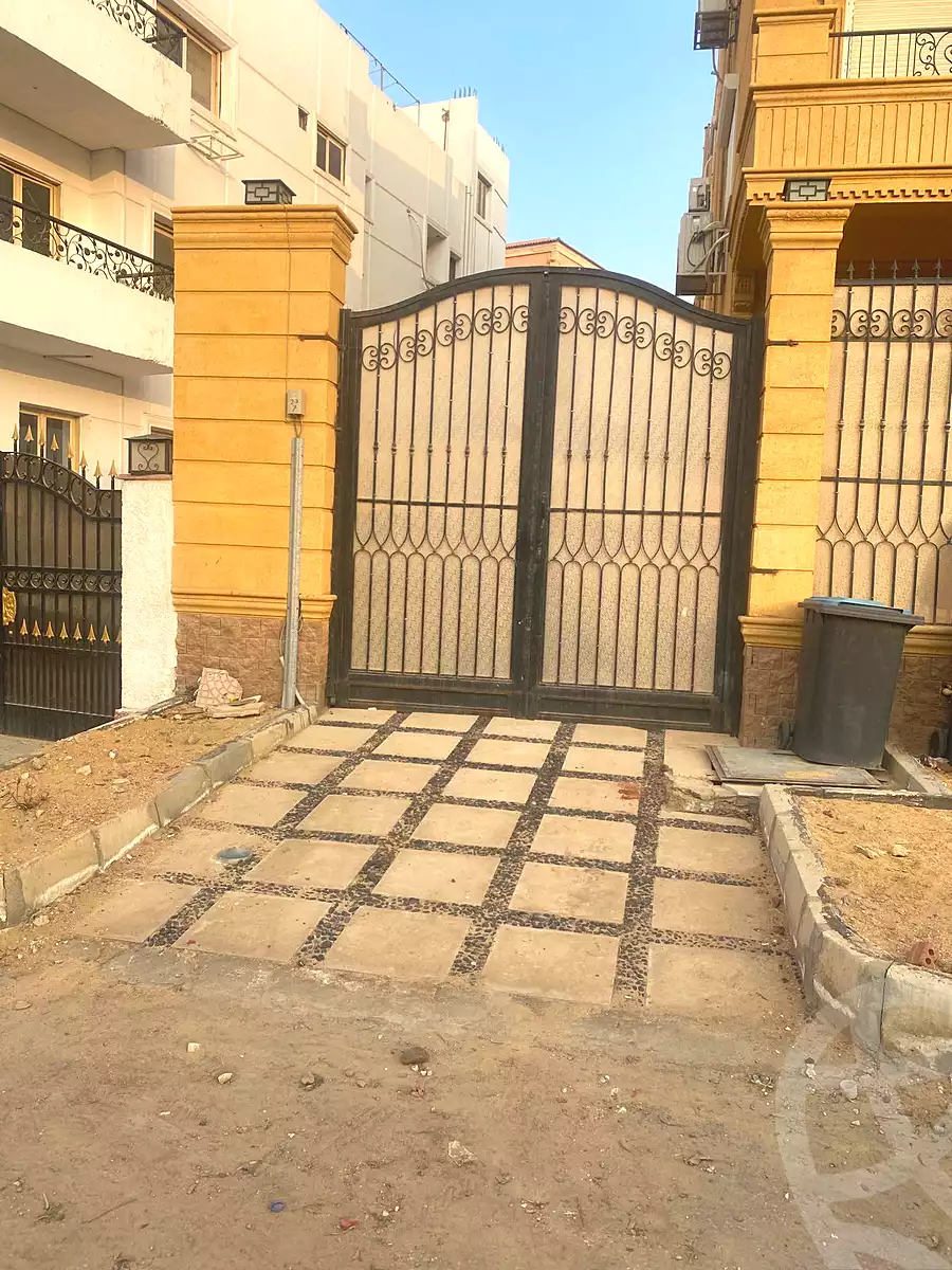 https://aqarmap.com.eg/ar/listing/7060199-for-sale-cairo-new-cairo-ganob-el-akadamiya-south-academy-g-sedki-suliman-st