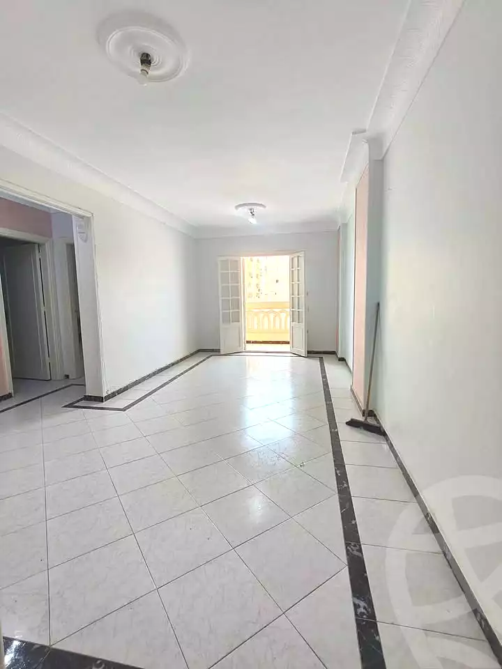 https://aqarmap.com.eg/ar/listing/7061286-for-sale-alexandria-sydy-bshr-sydy-bshr-bhry-gamal-abd-el-nasir-st