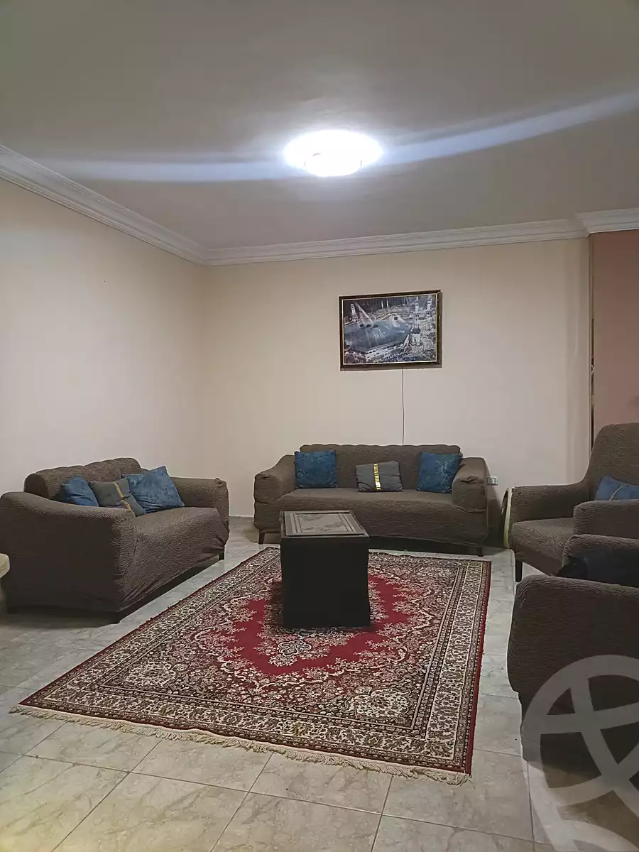https://aqarmap.com.eg/ar/listing/7062099-for-rent-cairo-el-sheikh-zayed-city-alex-cairo-desert-road-mdyn-sfnks-ljdyd-cascada