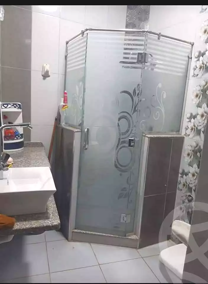 https://aqarmap.com.eg/ar/listing/7063970-for-sale-alexandria-moharram-bey-ali-al-askandarani-st