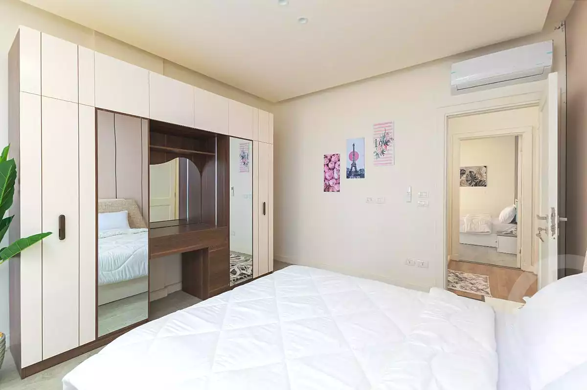 https://aqarmap.com.eg/en/listing/7065181-for-rent-cairo-new-cairo-compounds-lakeview-residence