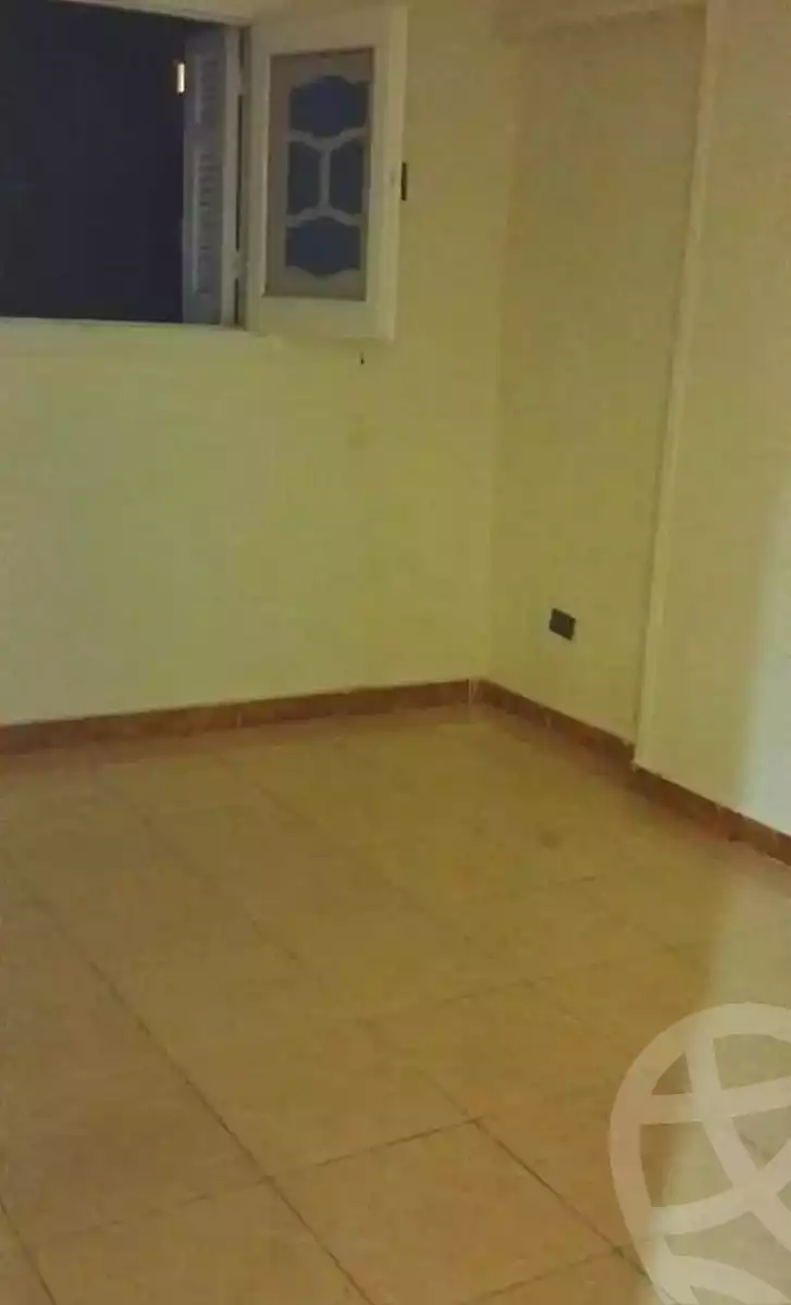 https://aqarmap.com.eg/en/listing/7066800-for-rent-alexandria-ganaklis-shr-mrtdy-bsh