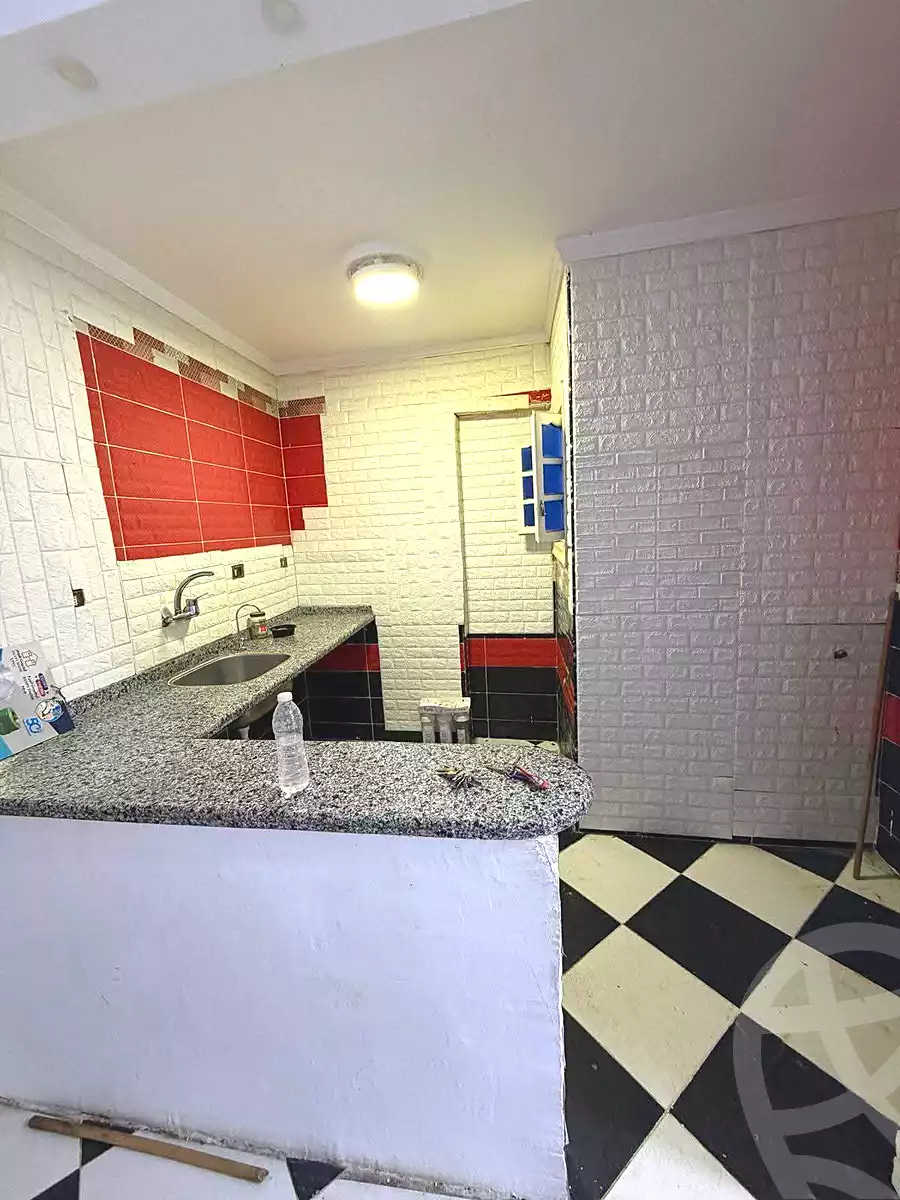 https://aqarmap.com.eg/ar/listing/7066948-for-sale-alexandria-el-asafra-shr-45