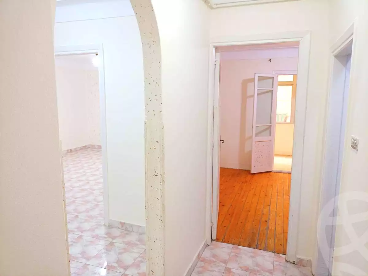 https://aqarmap.com.eg/ar/listing/7068127-for-rent-alexandria-el-asafra-sadiqat-al-ketab-al-moqadas-st