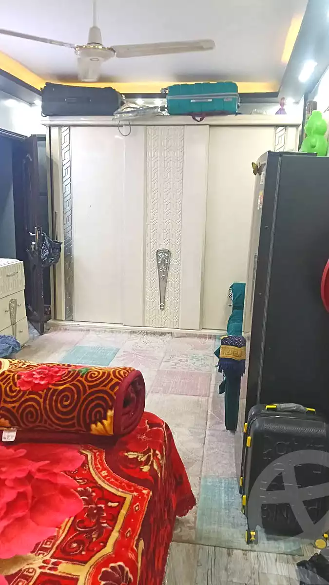 https://aqarmap.com.eg/ar/listing/7068244-for-sale-cairo-helwan-ahmed-enci-st