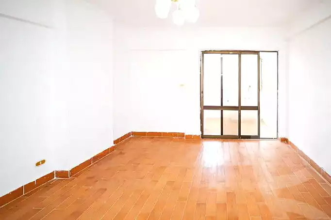 https://aqarmap.com.eg/ar/listing/7068456-for-sale-alexandria-moharram-bey