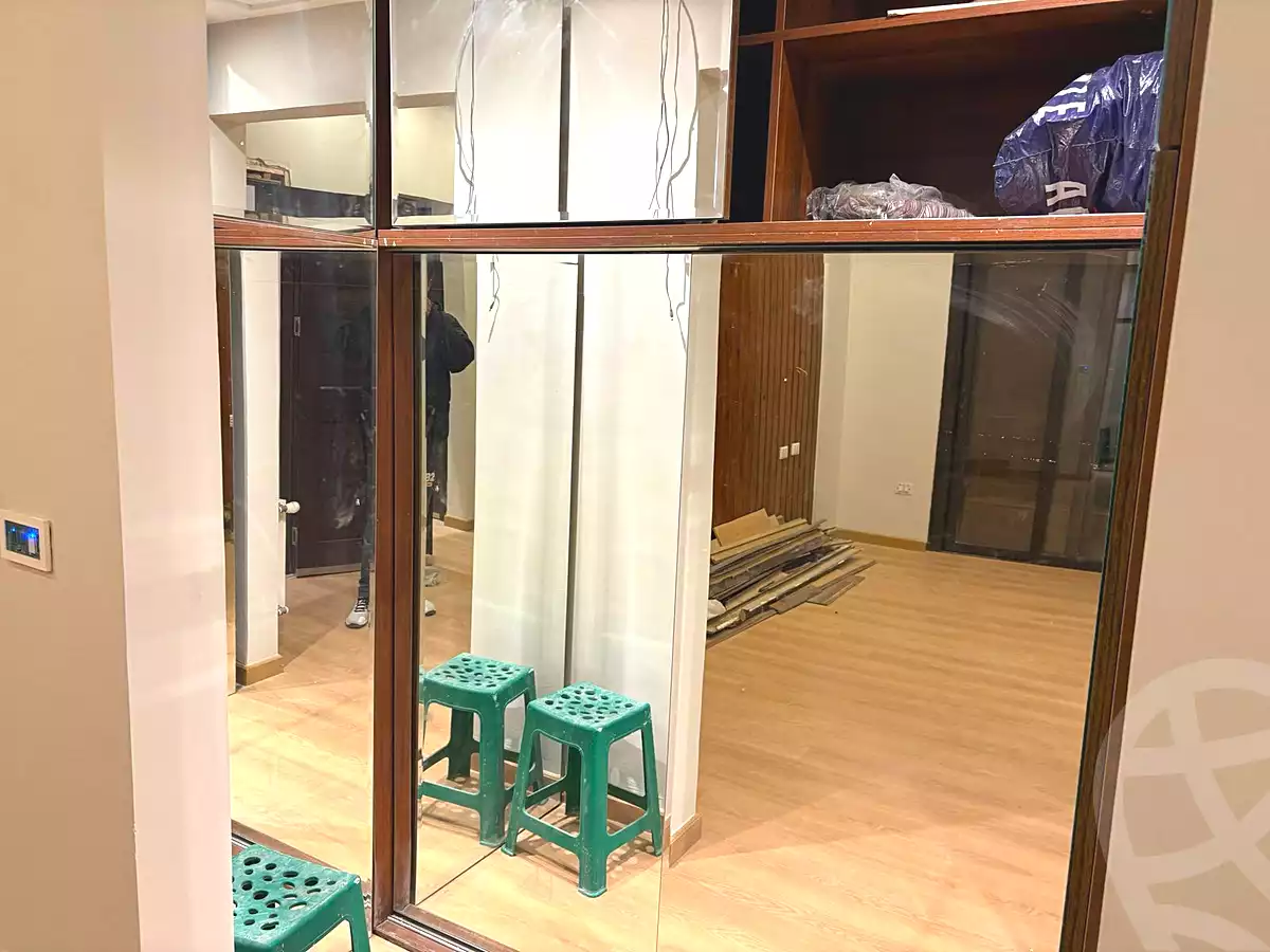 https://aqarmap.com.eg/ar/listing/7068815-for-sale-cairo-new-cairo-compounds-hyde-park-centre-ville-hyde-park