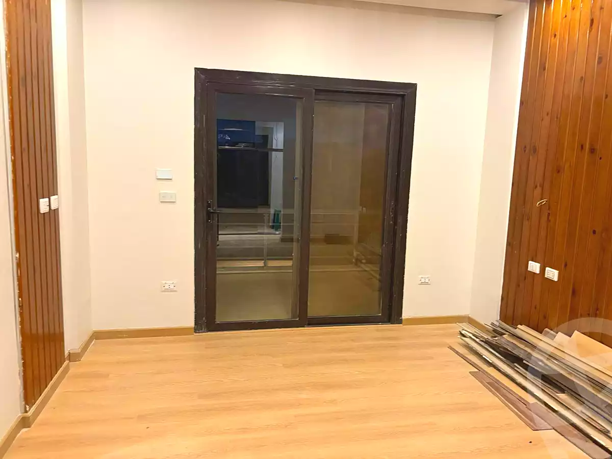 https://aqarmap.com.eg/ar/listing/7068815-for-sale-cairo-new-cairo-compounds-hyde-park-centre-ville-hyde-park