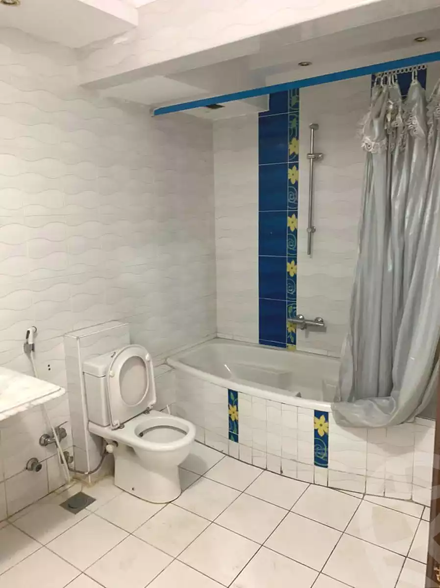 https://aqarmap.com.eg/en/listing/7069160-for-rent-cairo-heliopolis-sheraton-khaled-ibn-al-walid-st