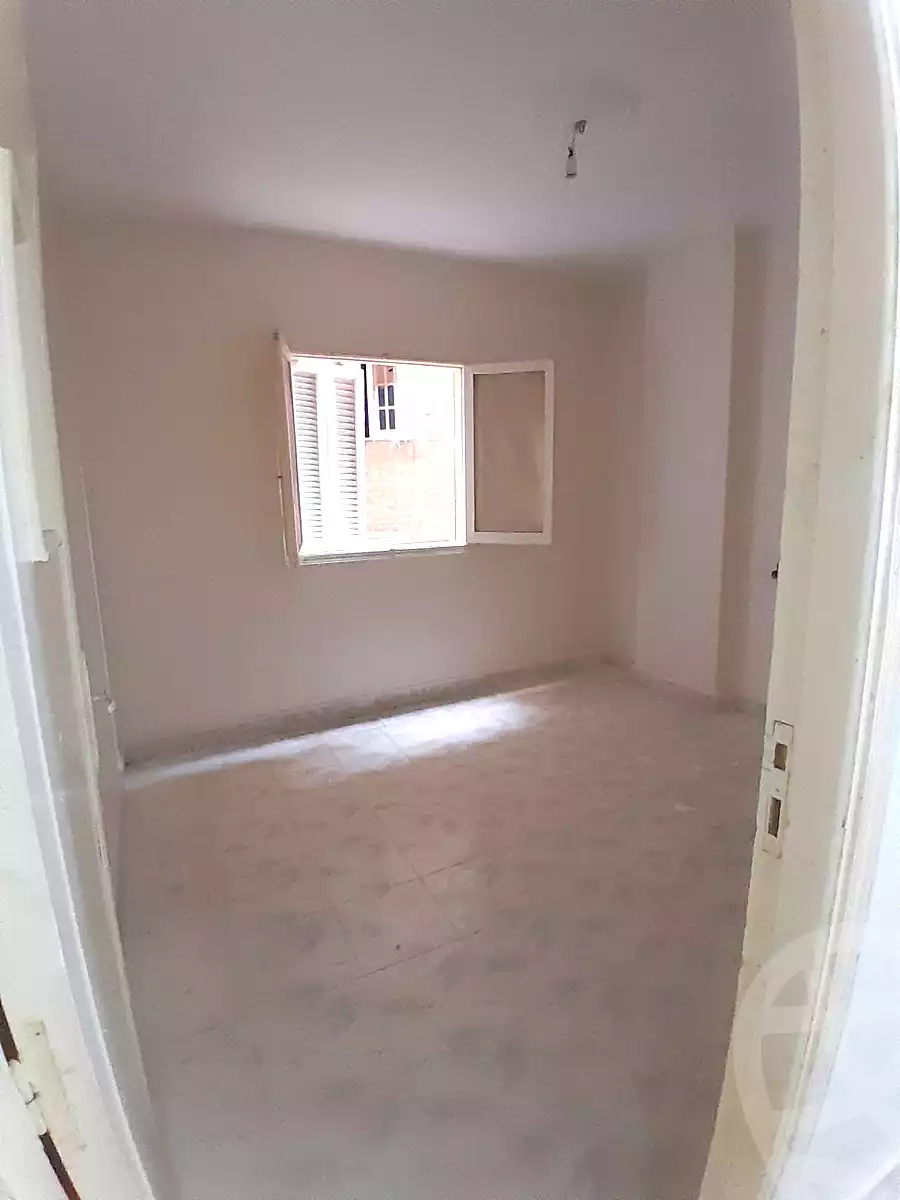 https://aqarmap.com.eg/en/listing/7069328-for-sale-alexandria-al-agamy-el-hanouvel-radwan-st