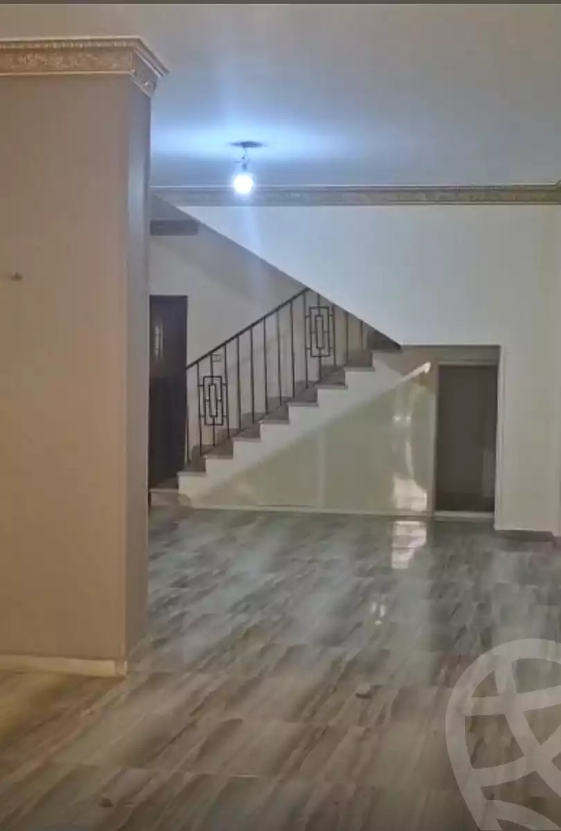https://aqarmap.com.eg/en/listing/7070641-for-rent-cairo-new-cairo-first-settlement-mhwr-mstfy-kml