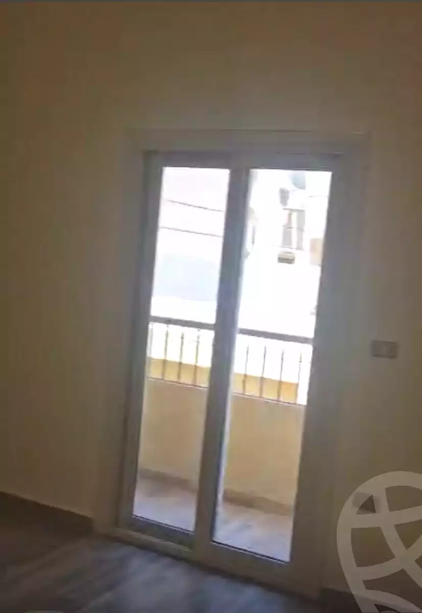 https://aqarmap.com.eg/en/listing/7070641-for-rent-cairo-new-cairo-first-settlement-mhwr-mstfy-kml