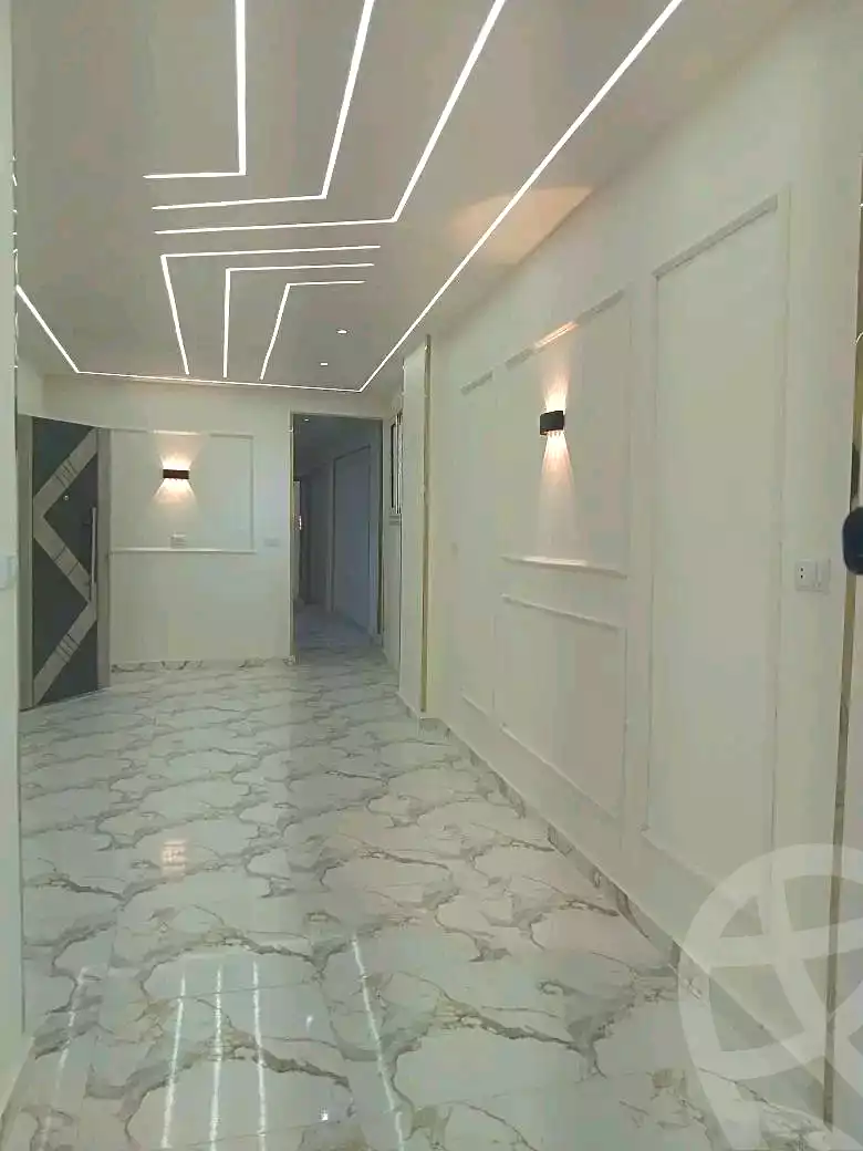 https://aqarmap.com.eg/ar/listing/7071565-for-sale-alexandria-sydy-bshr-shr-mlk-hfny