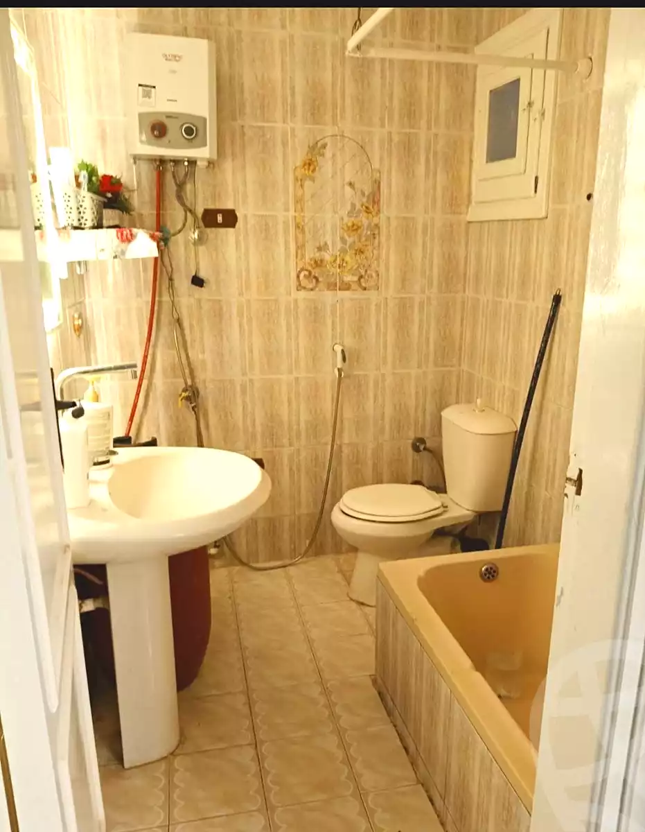 https://aqarmap.com.eg/en/listing/7071731-for-sale-alexandria-al-agamy-shataa-el-nakheel-street-43