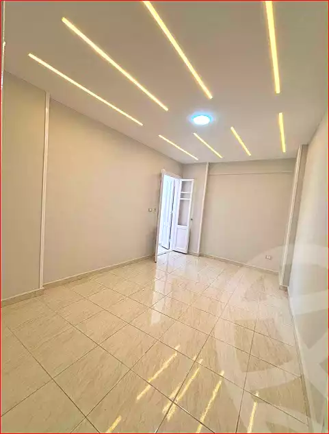 https://aqarmap.com.eg/ar/listing/7072392-for-sale-alexandria-miami-el-sebaey-st