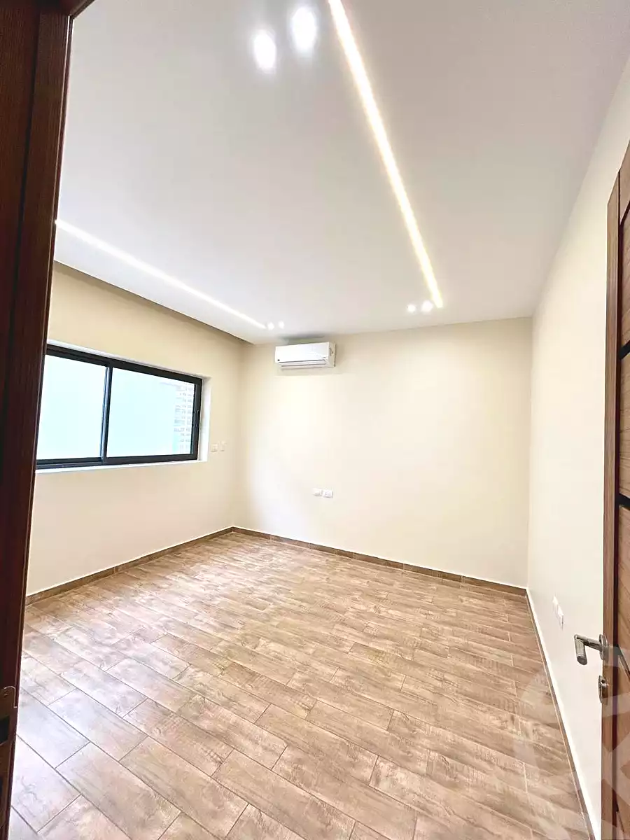 https://aqarmap.com.eg/ar/listing/7072711-for-rent-cairo-new-cairo-compounds-lakeview-residence
