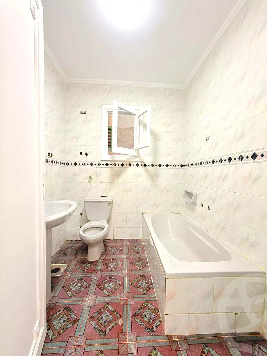 https://aqarmap.com.eg/ar/listing/7073474-for-sale-alexandria-al-agamy-shataa-el-nakheel