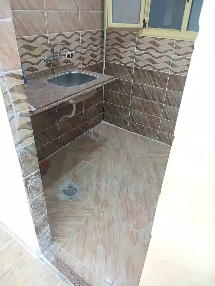https://aqarmap.com.eg/ar/listing/7074155-for-sale-alexandria-moharram-bey-tryq-qn-lswys