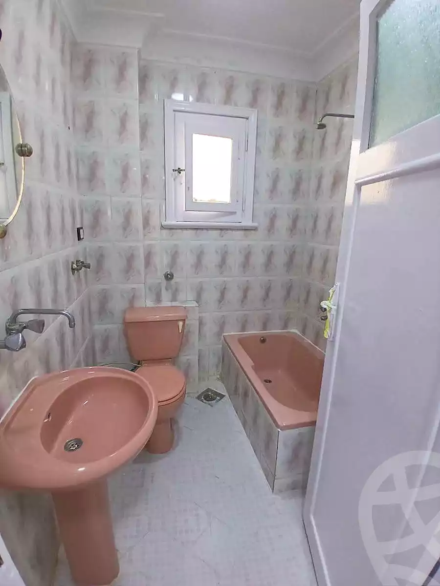 https://aqarmap.com.eg/ar/listing/7074790-for-sale-alexandria-al-agamy-shataa-el-nakheel