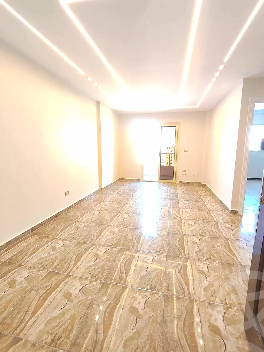 https://aqarmap.com.eg/ar/listing/7075085-for-sale-alexandria-miami-khld-bn-lwlyd