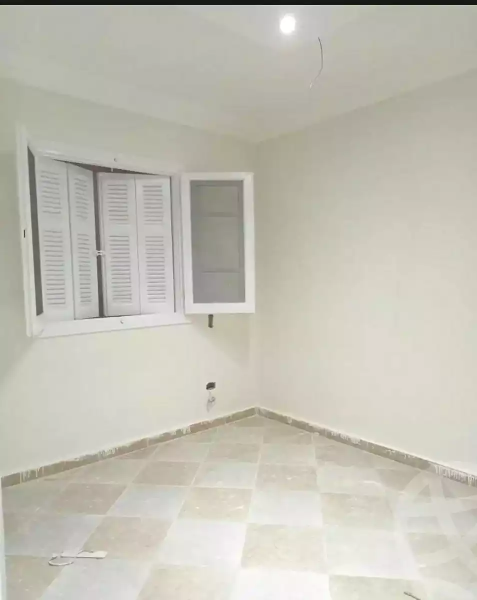 https://aqarmap.com.eg/ar/listing/7075243-for-sale-alexandria-el-asafra-shr-45