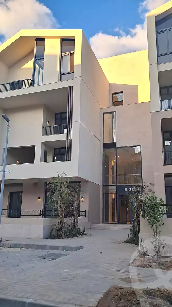 https://aqarmap.com.eg/en/listing/7076016-for-sale-cairo-el-sheikh-zayed-city-compounds-beverly-hills