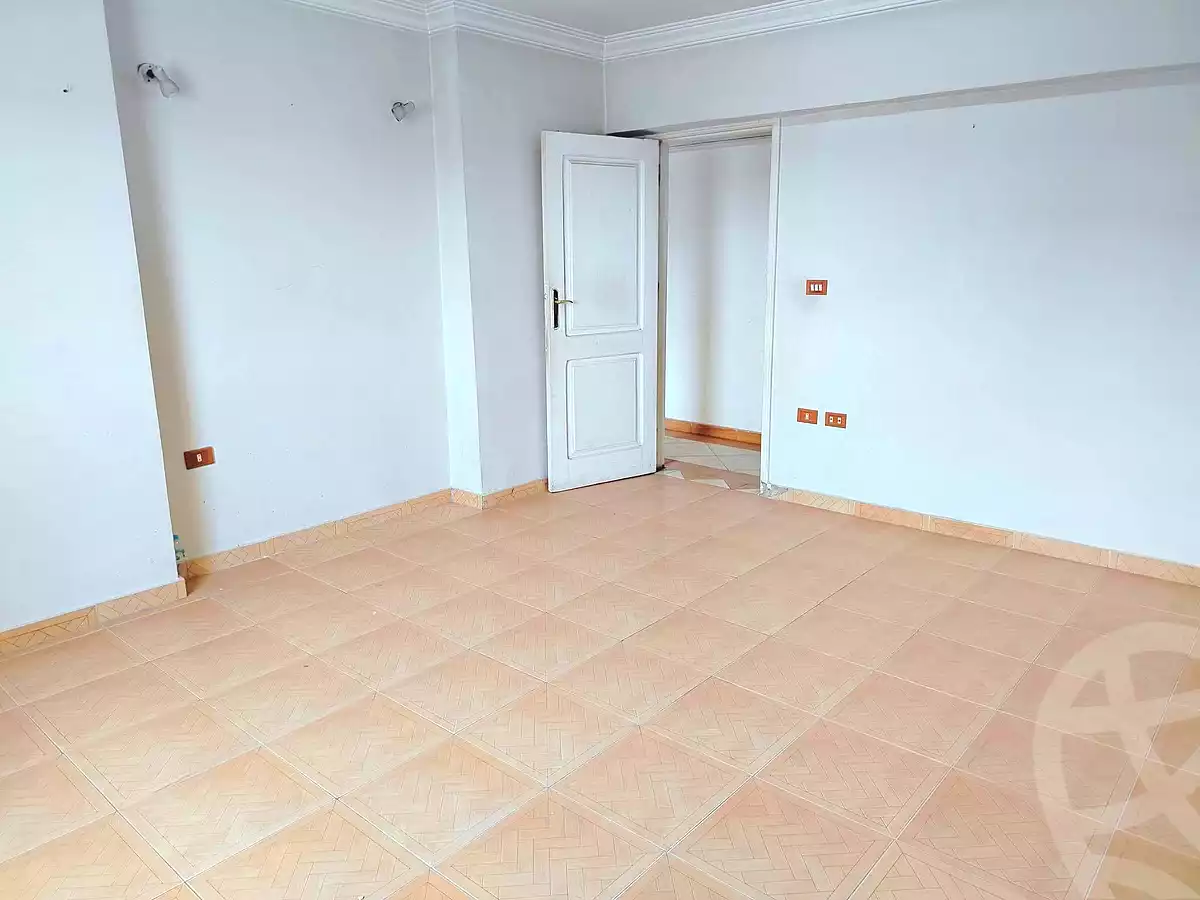https://aqarmap.com.eg/en/listing/7076453-for-rent-cairo-helwan-el-ezba-el-qebliah-ragheb-st