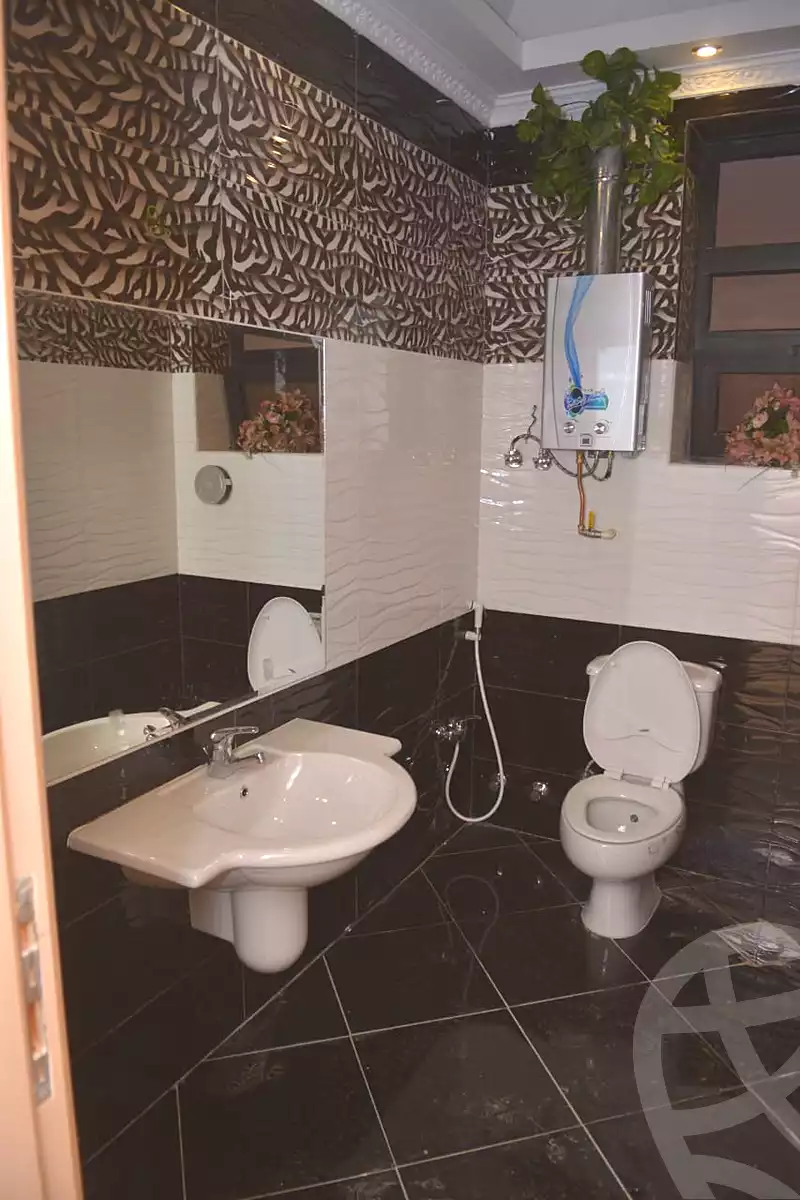 https://aqarmap.com.eg/en/listing/7076833-for-sale-cairo-el-shorouk-compounds-maxim-residence