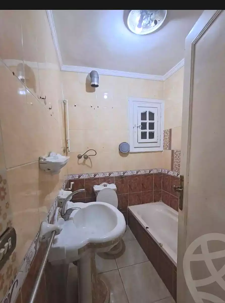 https://aqarmap.com.eg/ar/listing/7077423-for-sale-alexandria-sydy-bshr-sydy-bshr-bhry-ali-hipa-st
