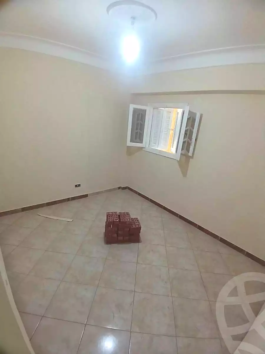https://aqarmap.com.eg/ar/listing/7075461-for-sale-alexandria-al-agamy-lbytsh-mecca-st