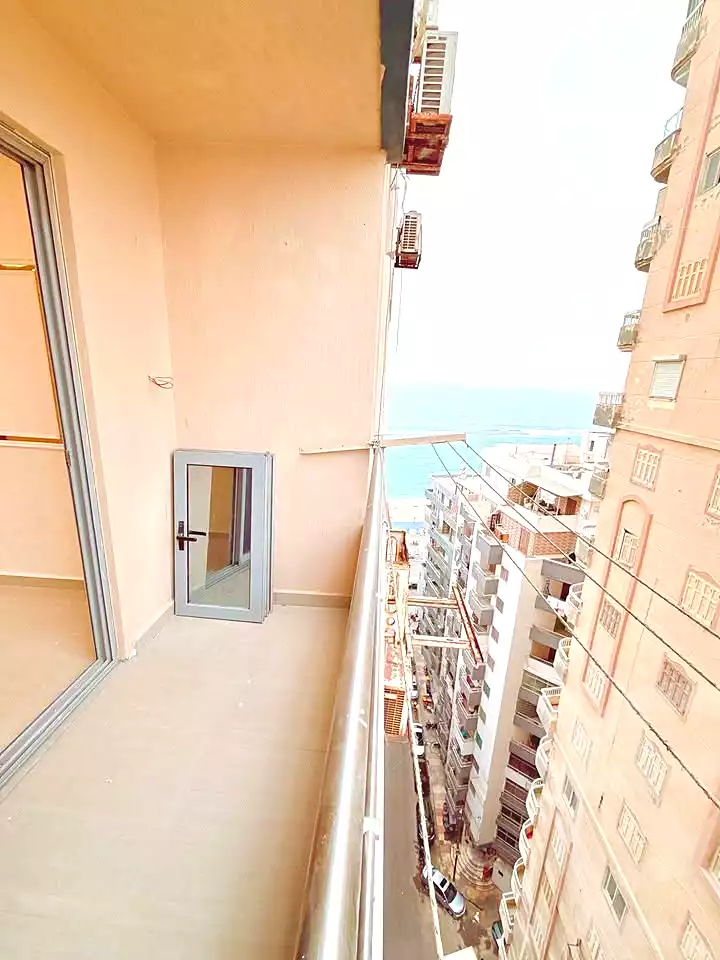 https://aqarmap.com.eg/ar/listing/7078315-for-sale-alexandria-el-asafra-l-sfr-bhry