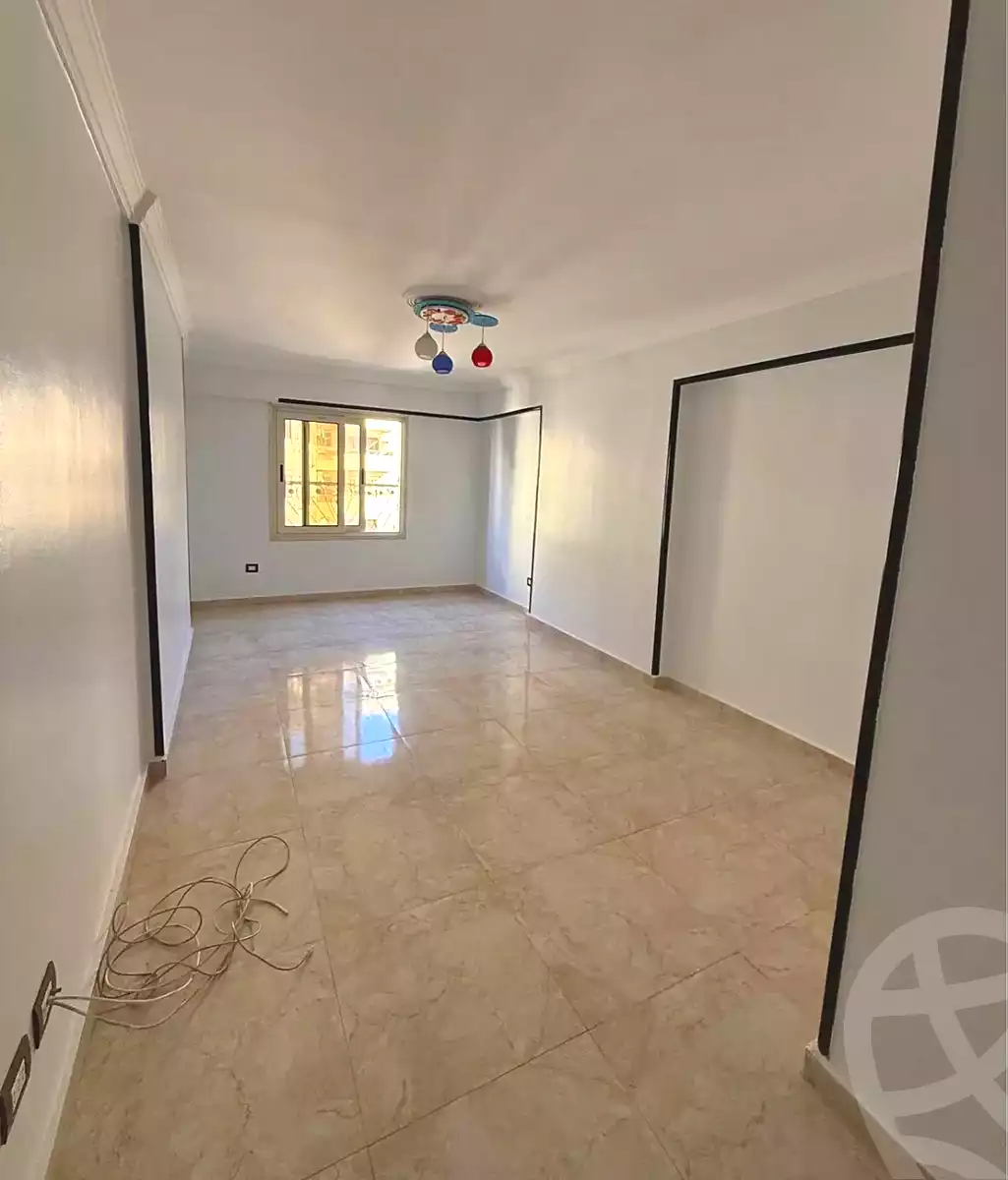 https://aqarmap.com.eg/ar/listing/7078470-for-sale-alexandria-el-mandara-shr-jml-bd-lnsr