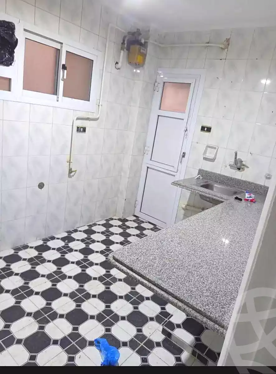 https://aqarmap.com.eg/ar/listing/7079369-for-rent-alexandria-al-agamy-bw-ywsf