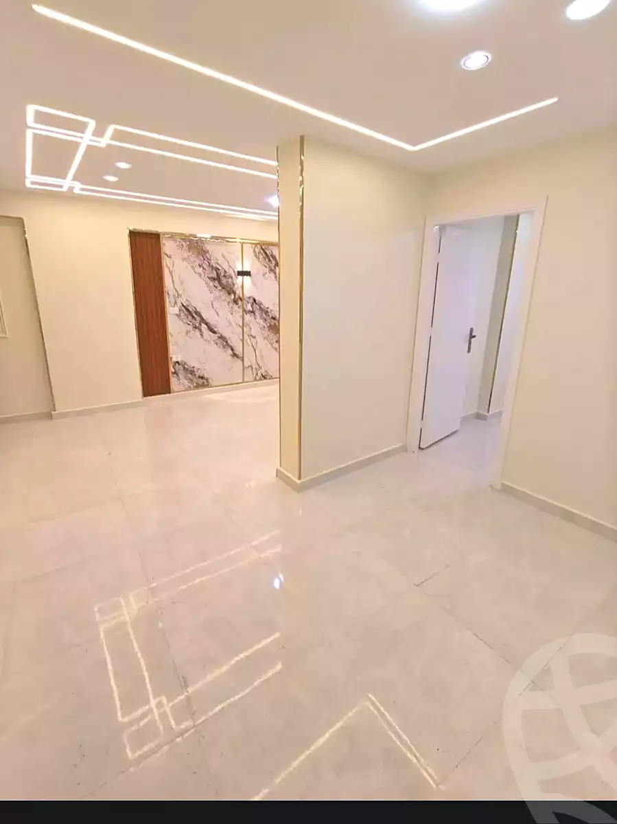 https://aqarmap.com.eg/ar/listing/7079540-for-sale-alexandria-miami-mahmoud-el-isawy-st