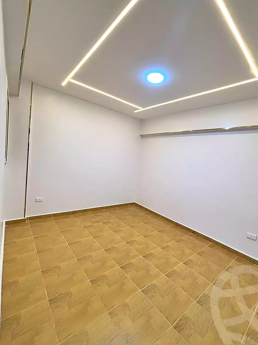 https://aqarmap.com.eg/ar/listing/7080543-for-sale-alexandria-sydy-bshr-sydy-bshr-bhry-mohamed-el-srafi-st.