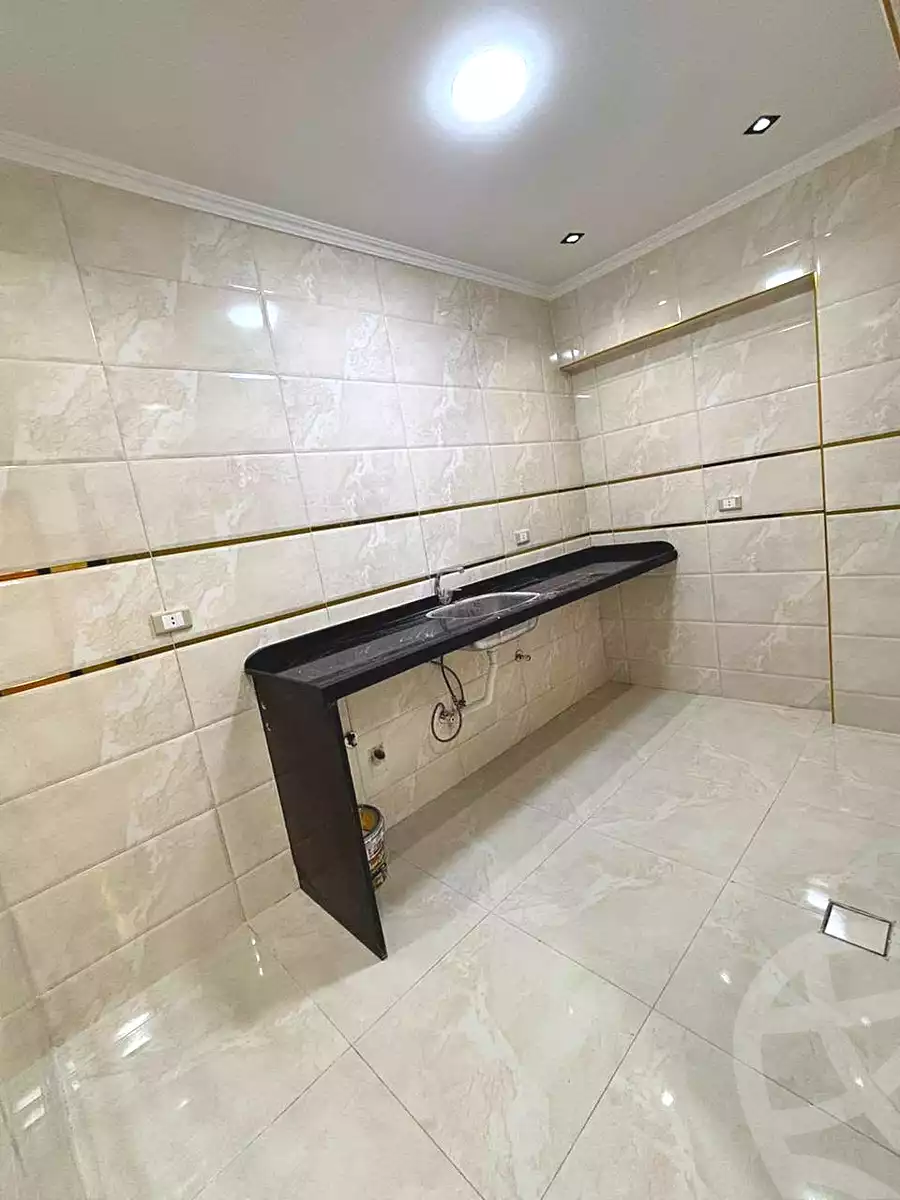 https://aqarmap.com.eg/ar/listing/7080543-for-sale-alexandria-sydy-bshr-sydy-bshr-bhry-mohamed-el-srafi-st.