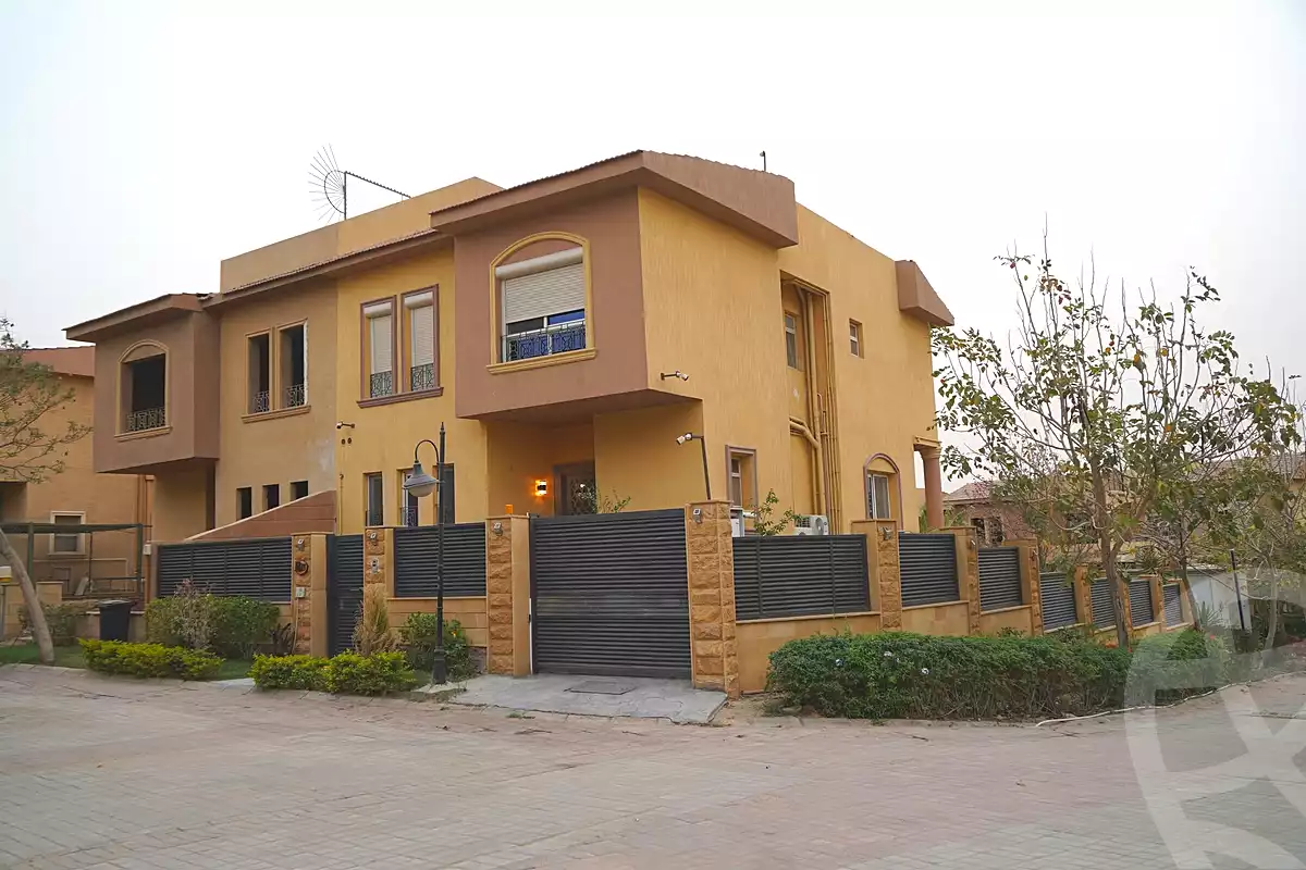 https://aqarmap.com.eg/ar/listing/7081213-for-sale-cairo-new-cairo-compounds-moon-valley-2