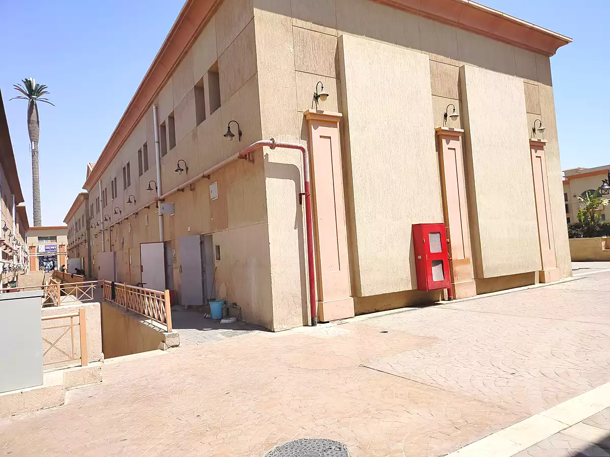 https://aqarmap.com.eg/ar/listing/7082242-for-rent-cairo-new-cairo-lrhb-city-malls-and-markets