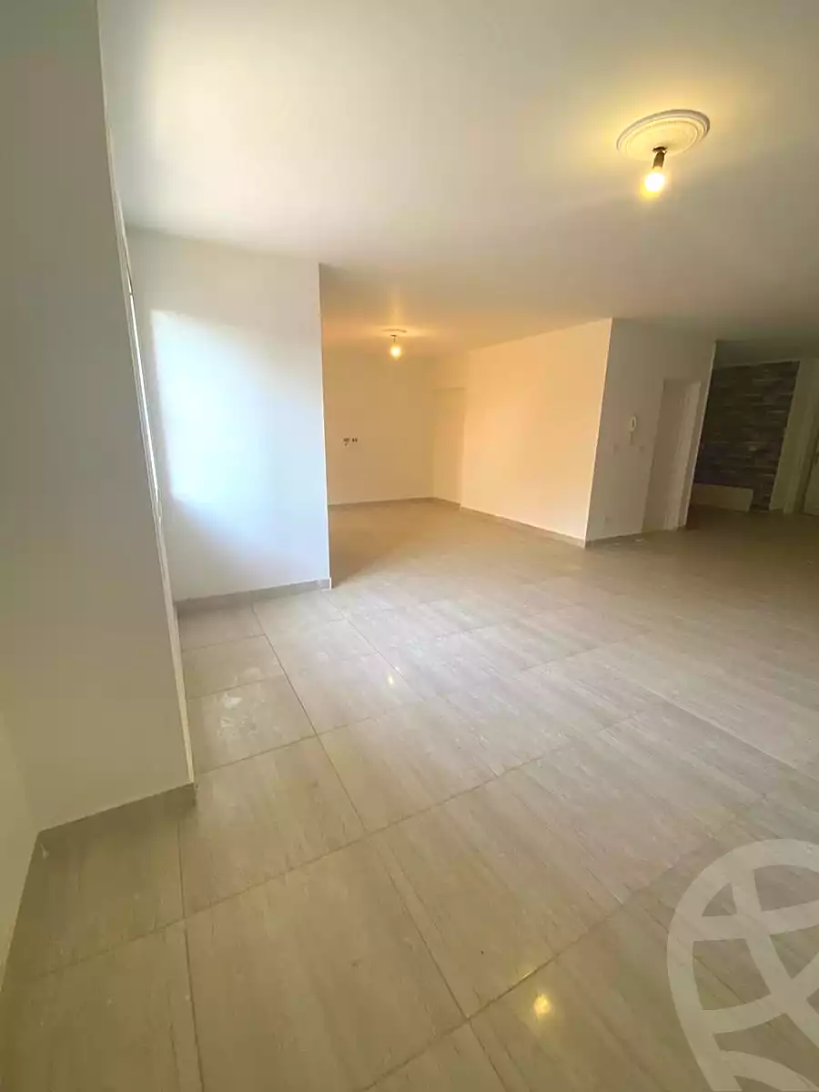 https://aqarmap.com.eg/en/listing/7085209-for-sale-cairo-new-cairo-lrhb-city-phase-4-mohammed-farid-st