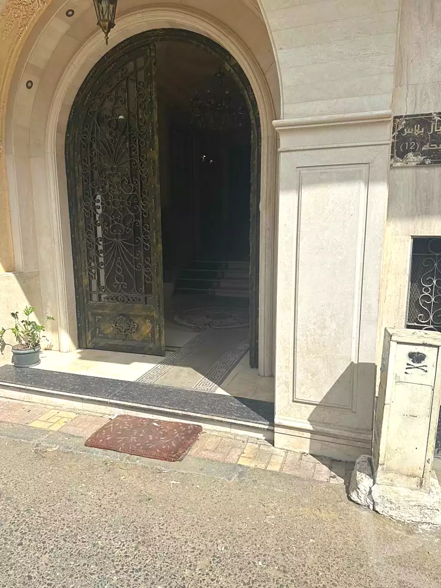 https://aqarmap.com.eg/en/listing/7085954-for-sale-alexandria-kafr-abdo-kafr-abdou-st